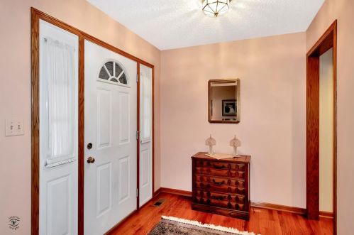 9362 Fox Run Cir, Frankfort, IL 60423-1386