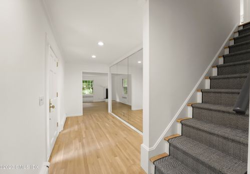 22 Plow Ln, Greenwich CT  06830-4825 exterior