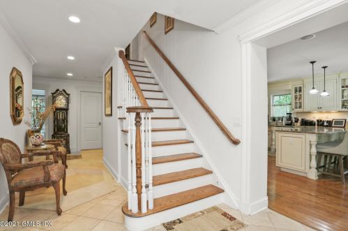 80 Brookside Dr, Greenwich CT  06831-5345 exterior