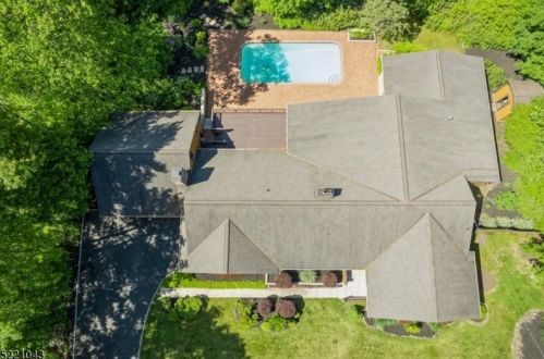 53 Highlander Dr, Scotch Plains, NJ 07076-2419