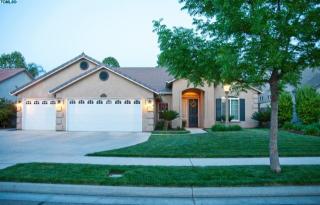 2434 Vickie St, Visalia, CA 93291-6588