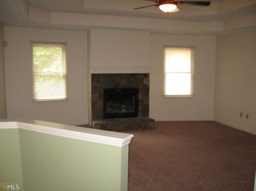 55 Hardwood Dr, Porterdale, GA 30016-4144