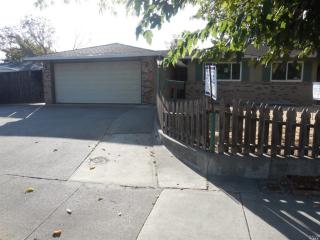 332 Beelard Dr, Vacaville, CA 95687-5810