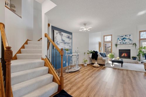 2062 Holloway Ave, Saint Paul MN  55109-3907 exterior