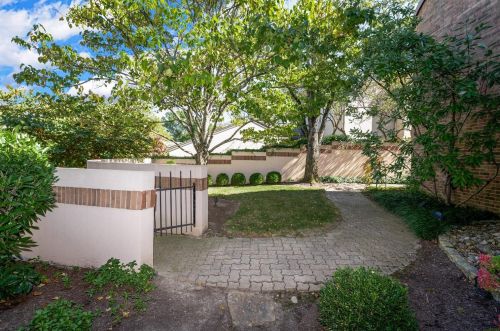 601 Chardonnay Rdg, Cincinnati OH 45226-1732 exterior