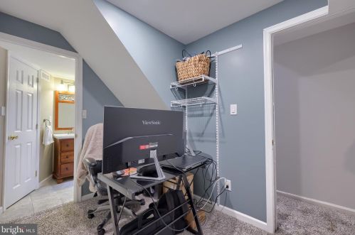 230 Parklawn Ct, Lancaster PA  17601-2660 exterior