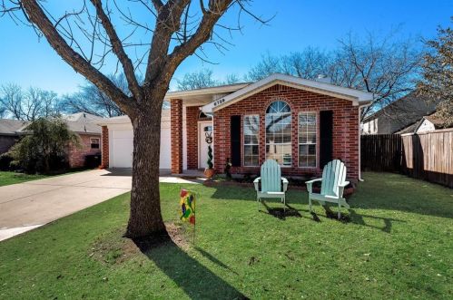 6729 Black Wing Dr, Fort Worth, TX 76137-2355