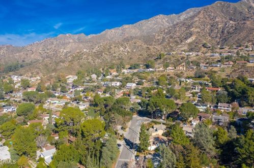 5253 Ramsdell Ave, Glendale CA 91214-3738 exterior