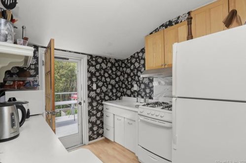 99 Monica Rd, Greenwich CT  06831-5024 exterior