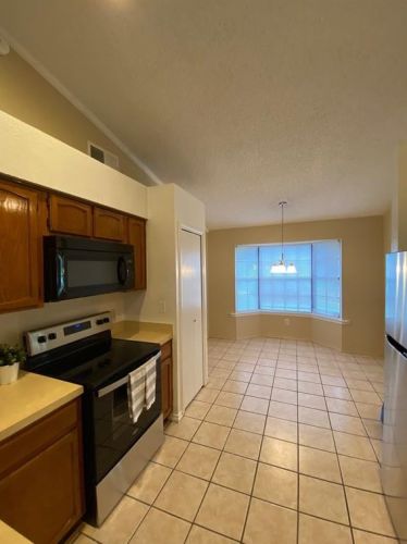 1525 Lavendale Ln, Garland TX  75040-4372 exterior