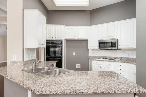 2536 Timberleaf Dr, Carrollton TX  75006-2040 exterior