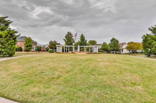 8216 Bridge St, Fort Worth TX 76103-1350 exterior