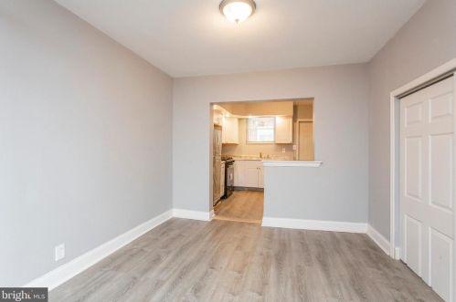 2421 Franklin St, Philadelphia, PA 19148-3804