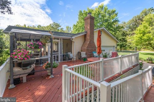 4949 Idlewilde Rd, Shady Side MD 20764-9766 exterior