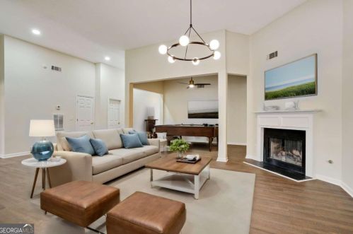 6427 Dekeon Dr, Atlanta, GA 30349-8857