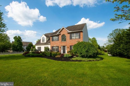 709 Yankee Ln, Harrisburg, PA 17112-3556