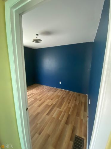 384 Ronthor Dr, Social Circle, GA 30025-2870