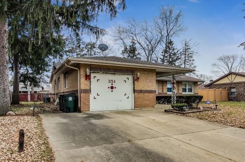 351 Bianco Dr, Elk Grove Vlg, IL 60007-4401