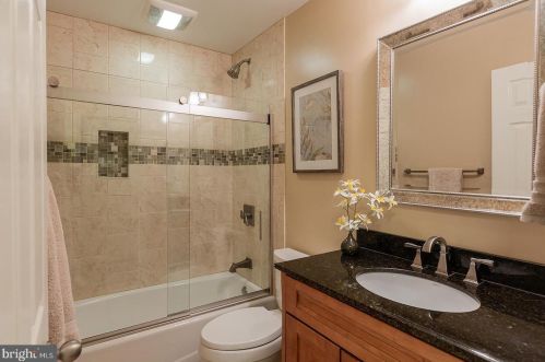 2006 Rachael Dr, Lancaster PA  17601-3655 exterior