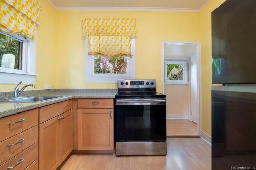 3633 Maunalei Ave, Honolulu HI  96816-2322 exterior