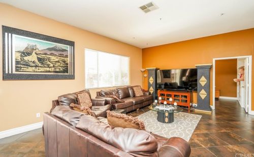 11440 Arizona Ave, Riverside CA  92503-8811 exterior