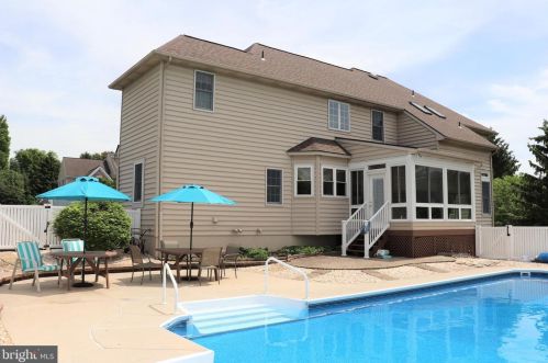 1954 Pickering Trl, Lancaster PA exterior