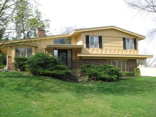 4855 Brigadoon Rd, Rockford, IL 61107-1611