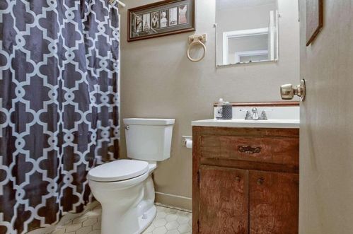 2203 Fairway Cir, Atlanta GA  30319-3825 exterior