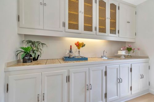 1888 Farndon Ave, Los Altos CA 94024-6948 exterior