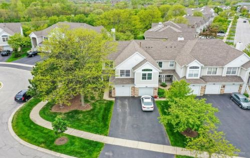 194 Lenox Ct, Carol Stream, IL 60188-3055