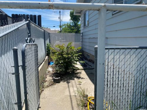 430 700, Perry UT 84302-1619 exterior