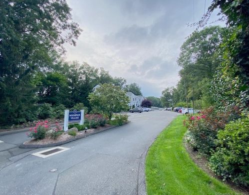 71 Aiken St, Norwalk CT  06851-2116 exterior
