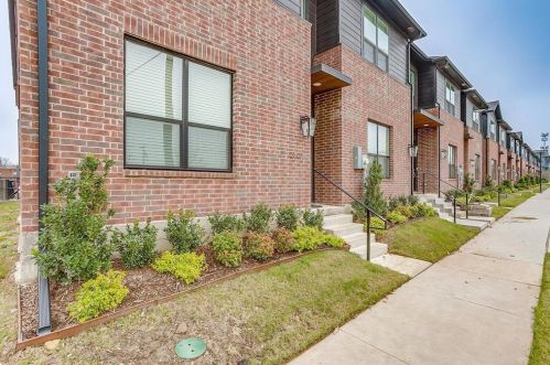 1729 Cantey St, Fort Worth TX  76110-2946 exterior