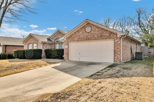 1415 High Crest Dr, Midlothian TX  76063-3333 exterior