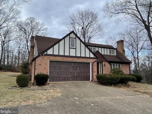282 Forest Hills Dr, Richmond National Battlefiel, VA 22835-9106