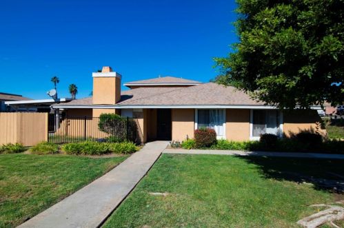 1254 Monique Ct, Vista, CA 92084-3476