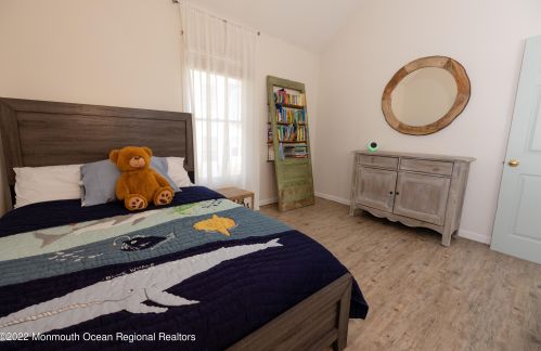 37 Hubbard Ave, Tinton Falls NJ 07701-5532 exterior