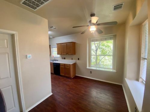 304 Sampson, Uhland TX  78640-4311 exterior