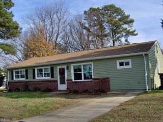 2949 Candlewood Cir, Chesapeake, VA 23324-3903