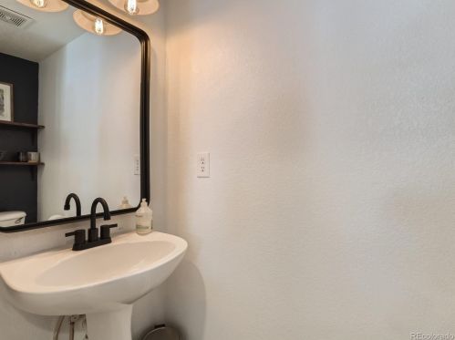 6390 Xanadu St, Englewood CO 80111-2465 exterior