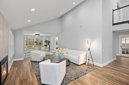 10 Vispera, Irvine CA  92620-2127 exterior