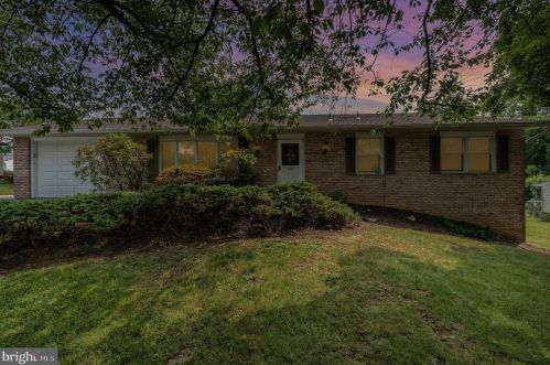 1022 Pennsylvania Ave, Harrisburg, PA 17111-3017