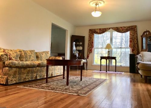 130 Cherry Brook Dr, Princeton, NJ 08540-7713