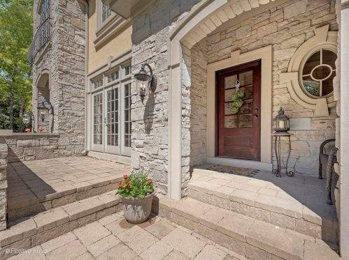 623 Scott Ave, Glendale Heights, IL 60137-4210
