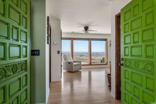 10669 Moonshine Rd, Sebastopol, CA 95472-9495