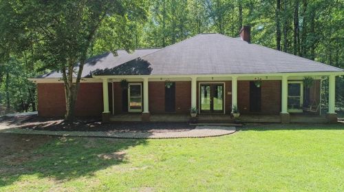 1093 Cannon Dr, Social Circle, GA 30025-4660
