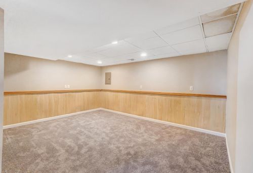 496 Bessinger Dr, Cincinnati OH 45240 exterior