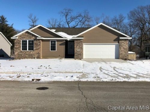 1104 Jesse Scott Dr, Riverton, IL 62561-8092