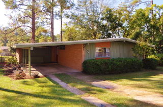 106 Glynn Ave, Fitzgerald, GA 31750-2331