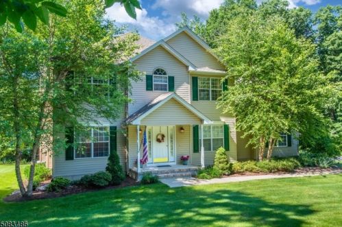 2 Joseph Ct, Hackettstown, NJ 07840-4662